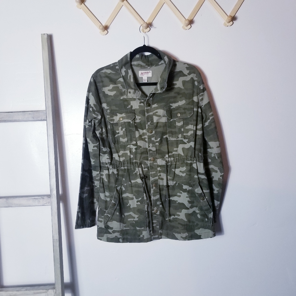 ARIZONA JEANS CAMO PULL STRING WAIST UTILITY JACKET SIZE LARGE